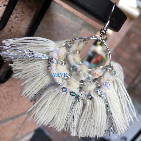 Custom designed macrame earrings - Picture 2 of 4